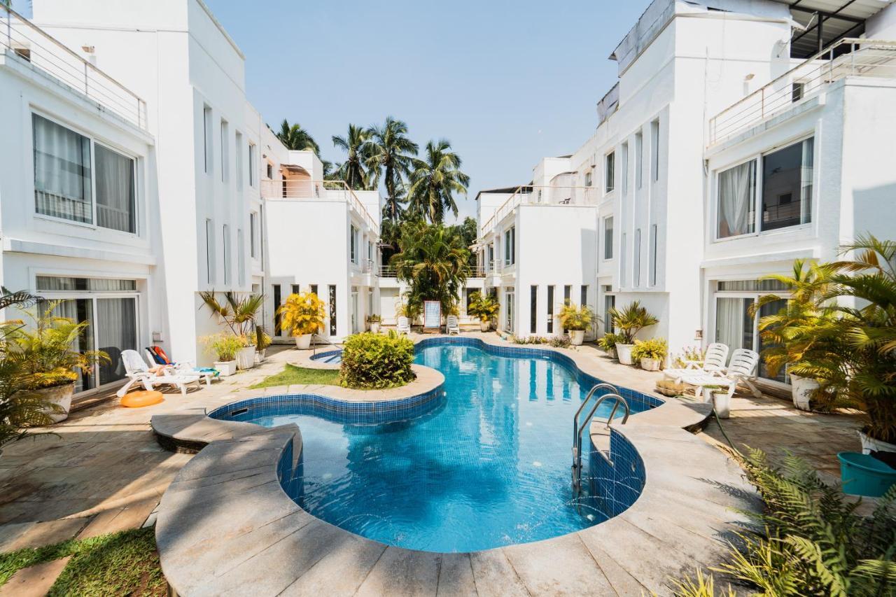 Villa M - Jia 3: Poolside Retreat in Candolim Exterior photo