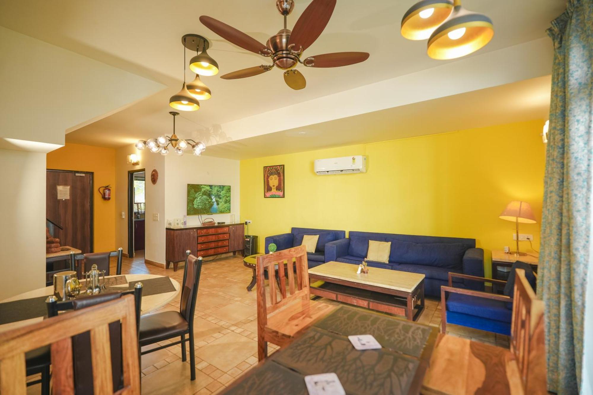 Villa M - Jia 3: Poolside Retreat in Candolim Exterior photo