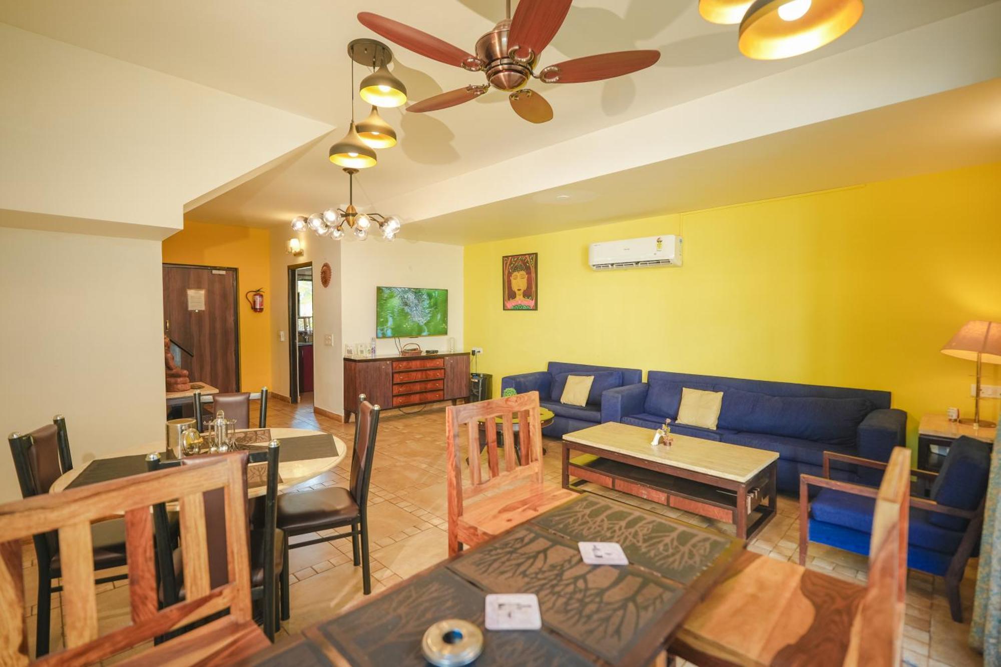 Villa M - Jia 3: Poolside Retreat in Candolim Exterior photo